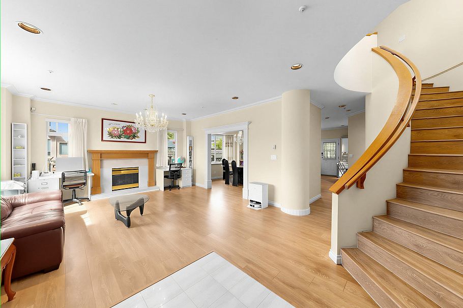 7806 Montcalm Street Vancouver, BC - 2