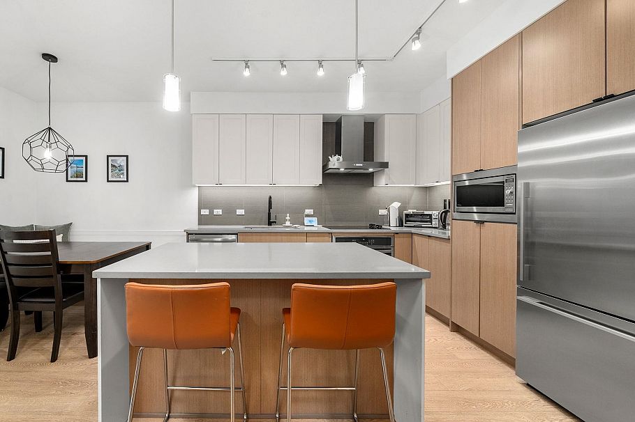 301 3205 Mountain Highway North Vancouver, BC - 6