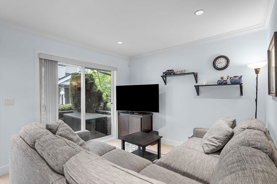 1121 St. Andrews Avenue North Vancouver, BC - 3