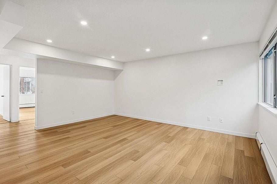 879 Westview Crescent North Vancouver, BC - 2