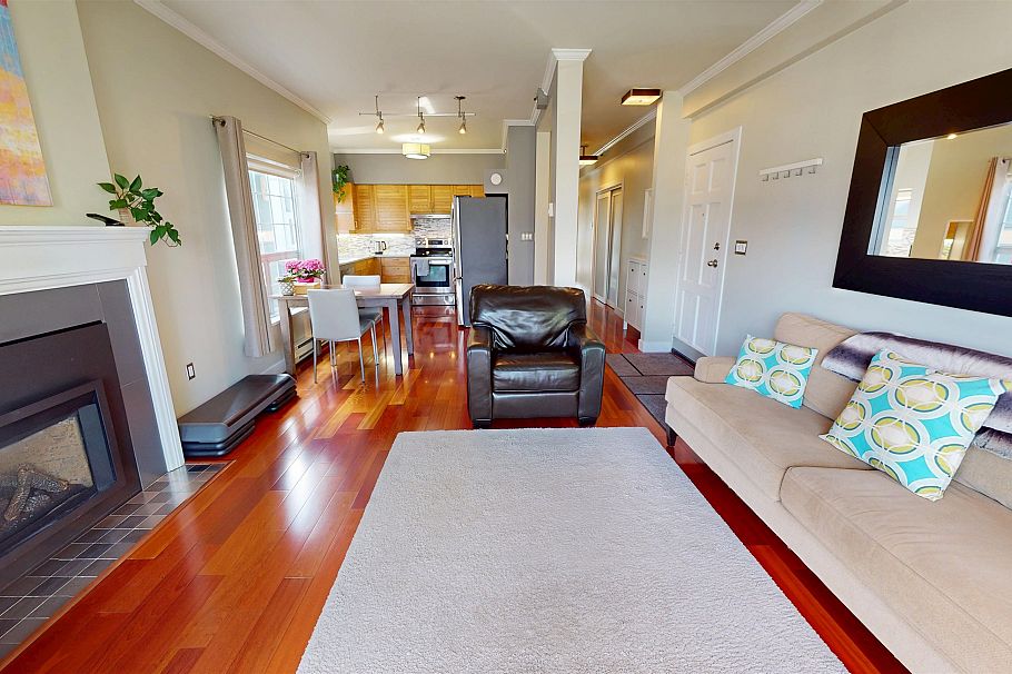 2158 W 3rd Avenue Vancouver, BC - 3