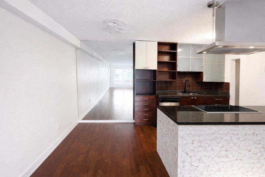 202 250 W 1st Street North Vancouver, BC - 4