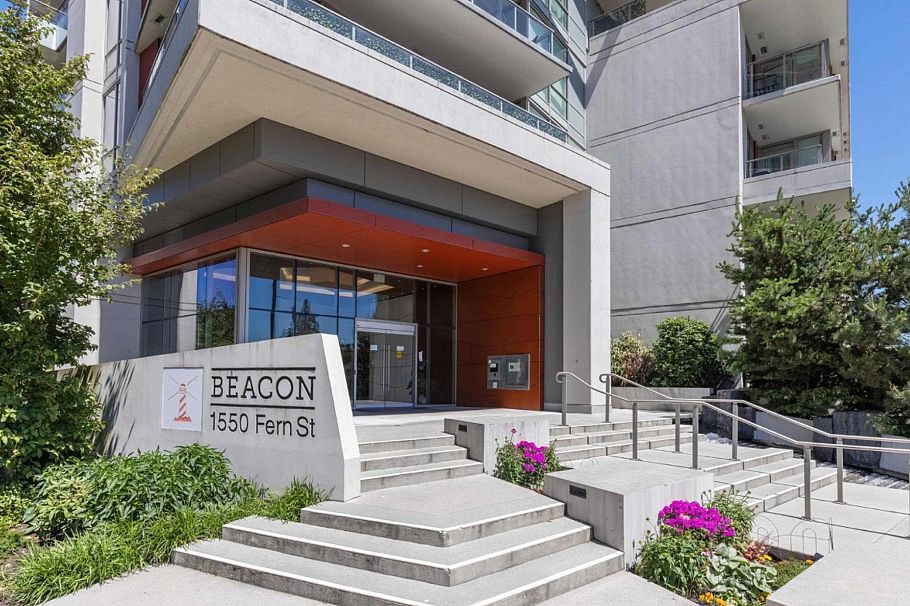 2405 1550 Fern Street North Vancouver, BC - 1