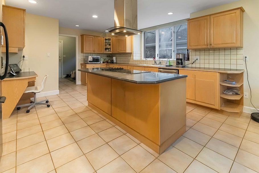 8405 Gillnet Place Vancouver, BC - 12