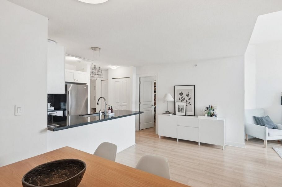 414 738 E 29th Avenue Vancouver, BC - 9