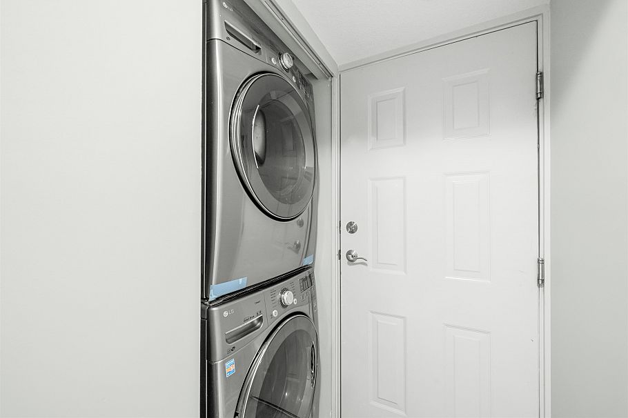 3265 Clermont Mews Vancouver, BC - 18
