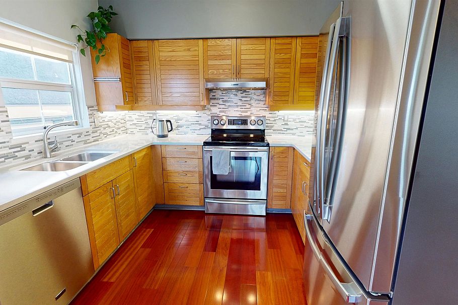2158 W 3rd Avenue Vancouver, BC - 5