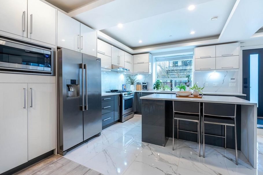 1805 E 37th Avenue Vancouver, BC - 8