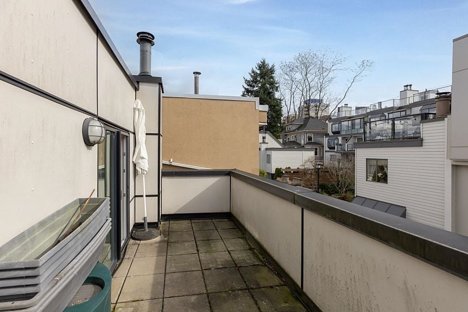 1286 W 7th Avenue Vancouver, BC - 27