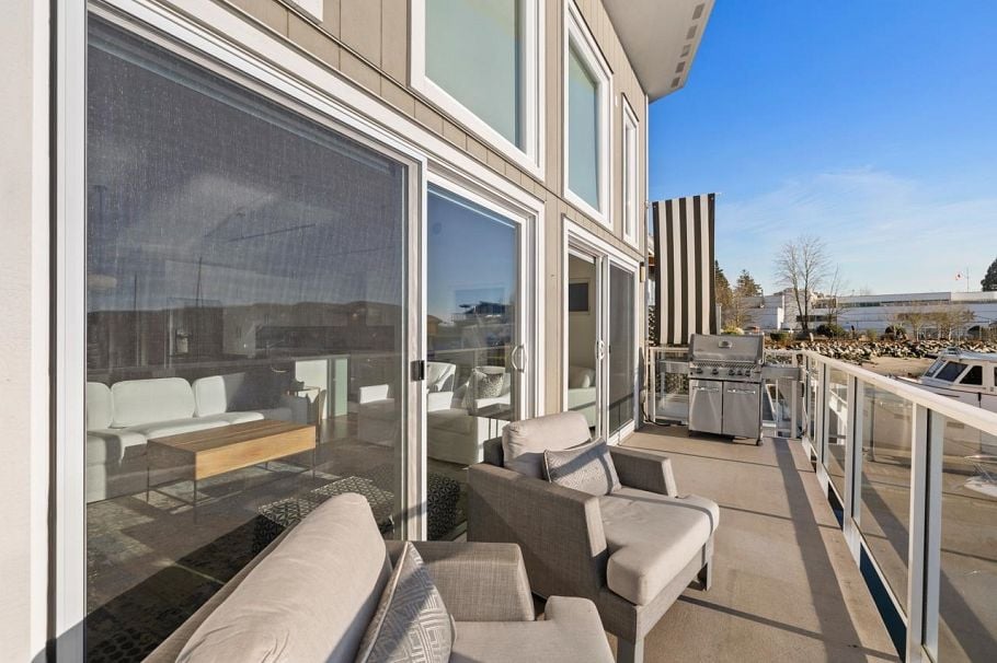 20 415 W Esplanade Avenue North Vancouver, BC - 3
