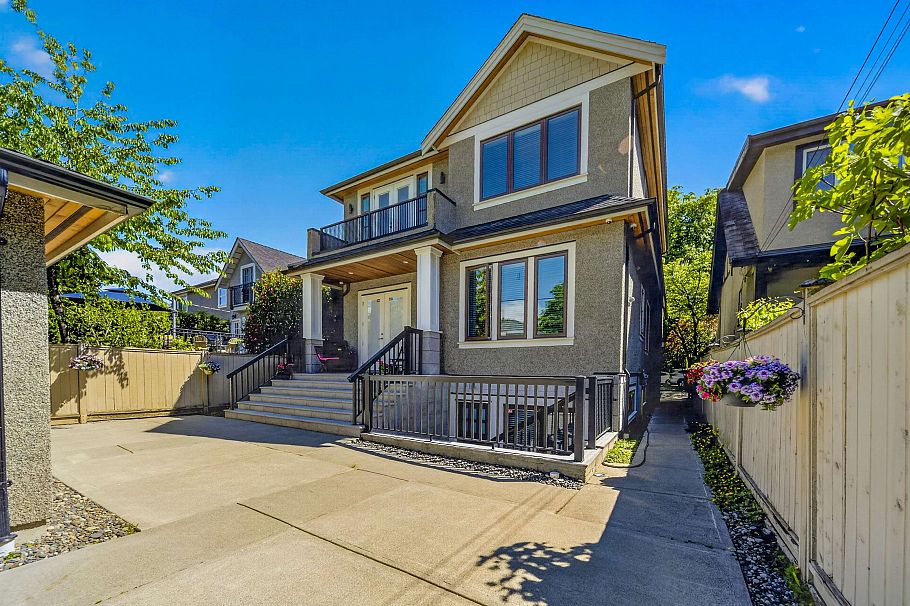 3285 W 12th Avenue Vancouver, BC - 33