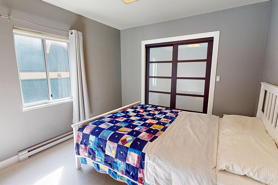 2158 W 3rd Avenue Vancouver, BC - 9