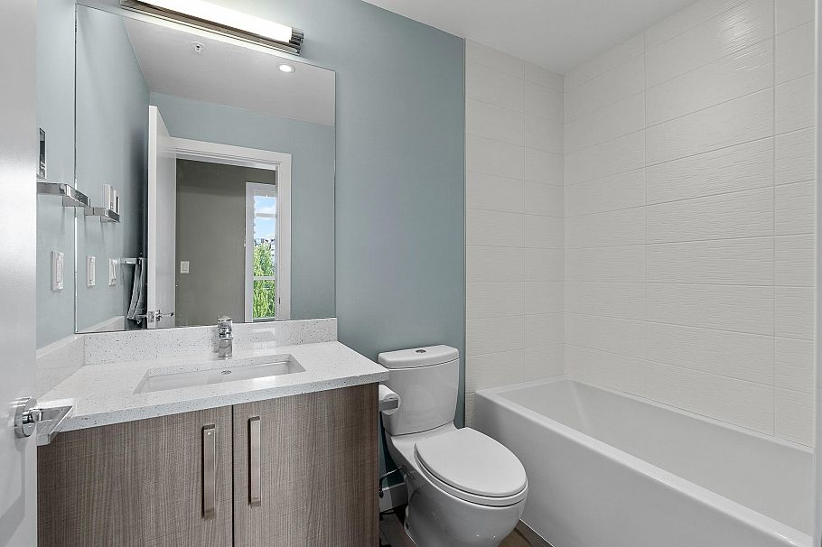 411 105 W 2nd Street North Vancouver, BC - 21
