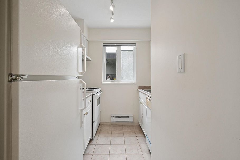 302 228 E 14th Avenue Vancouver, BC - 10