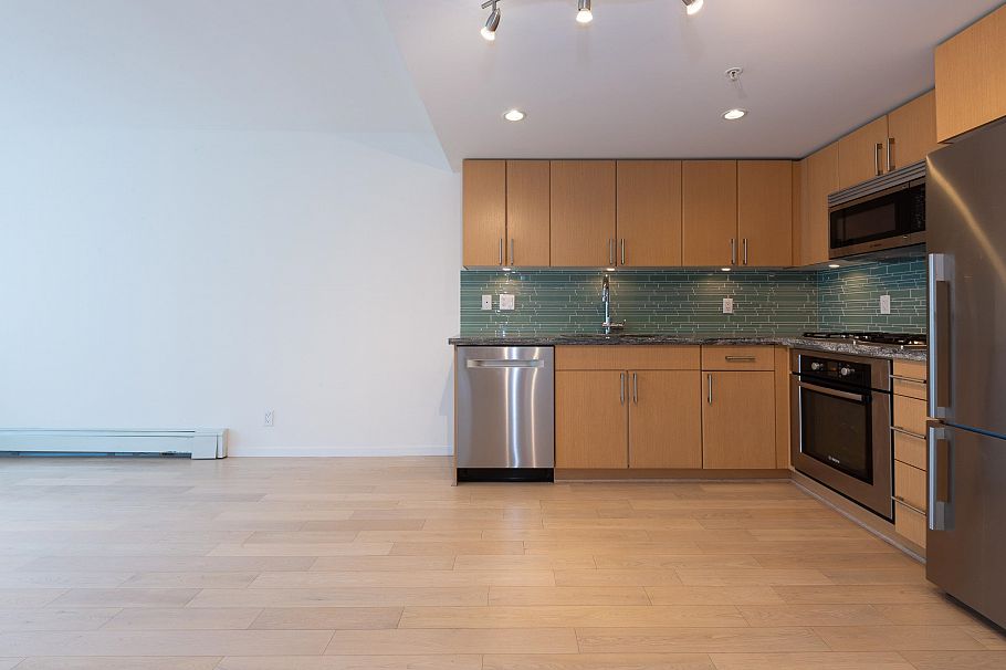 301 1887 Crowe Street Vancouver, BC - 7