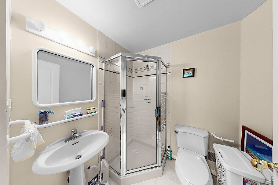 7806 Montcalm Street Vancouver, BC - 33