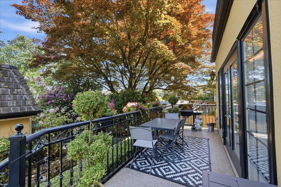 3253 W 24th Avenue Vancouver, BC - 34