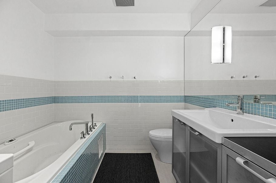 1286 W 7th Avenue Vancouver, BC - 15