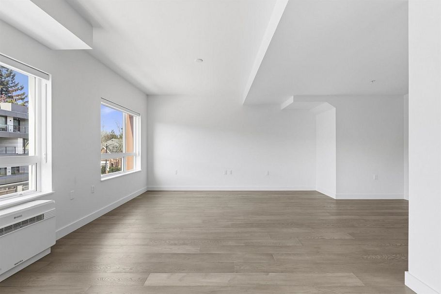 307 3590 W 39th Avenue Vancouver, BC - 5