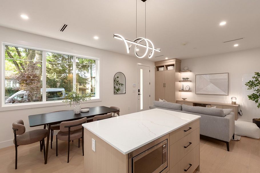 1 3635 Turner Street Vancouver, BC - 14