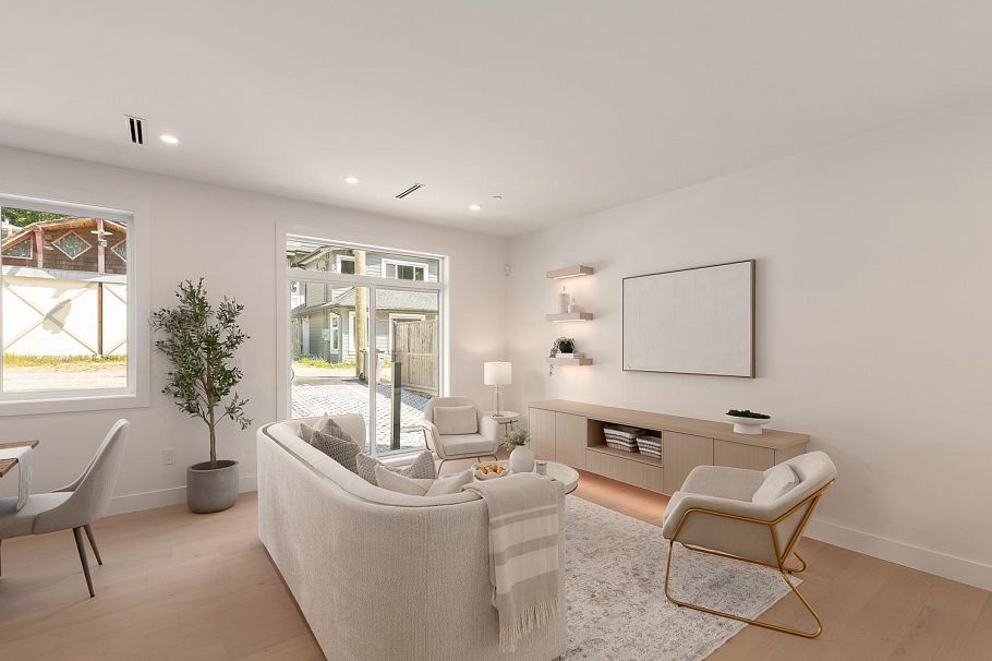 4 3635 Turner Street Vancouver, BC - 5