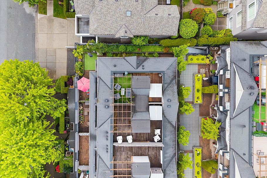 1121 St. Andrews Avenue North Vancouver, BC - 36