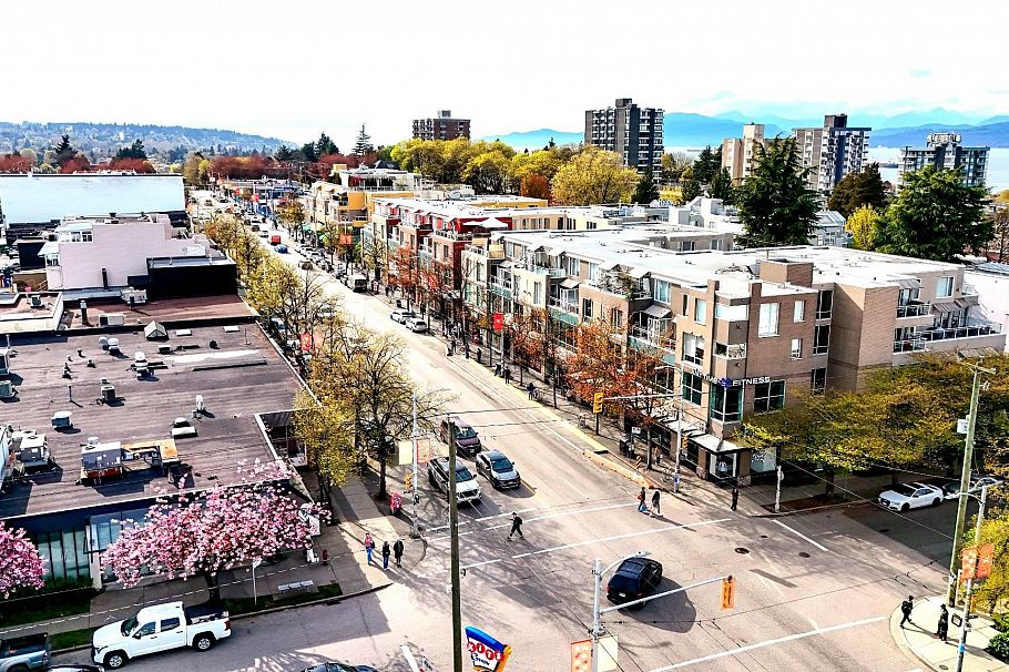 2158 W 3rd Avenue Vancouver, BC - 18