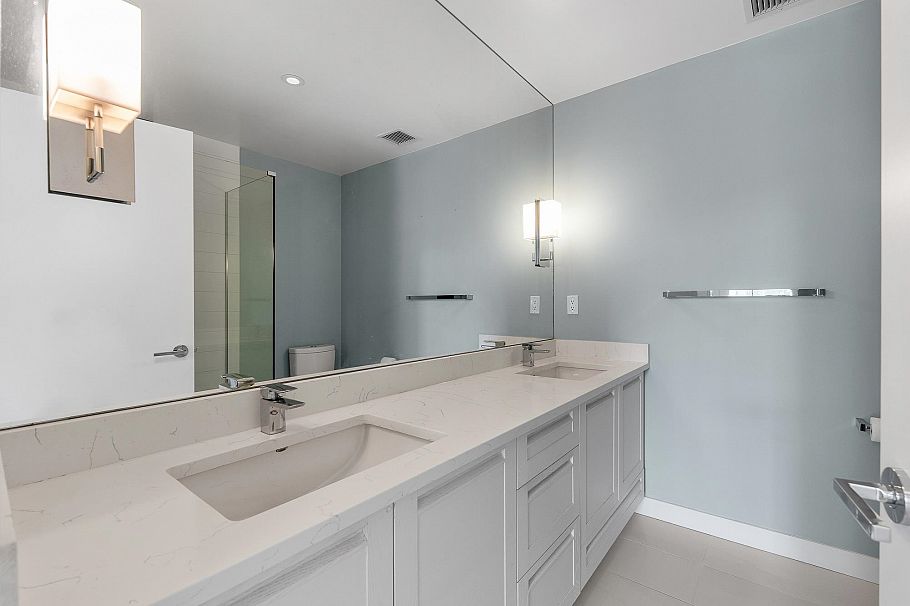 411 105 W 2nd Street North Vancouver, BC - 17