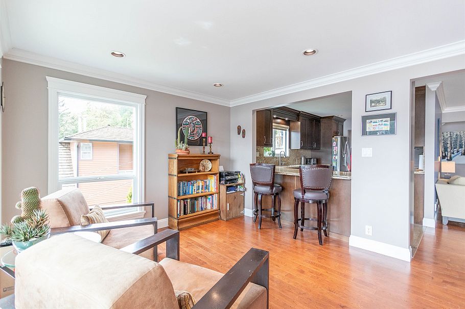 2588 Panorama Drive North Vancouver, BC - 8