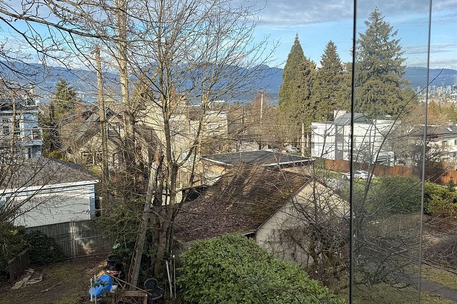 3813 W 15th Avenue Vancouver, BC - 10