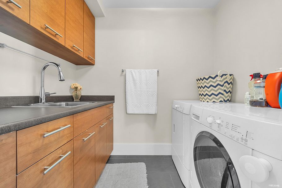 3618 W 24th Avenue Vancouver, BC - 25