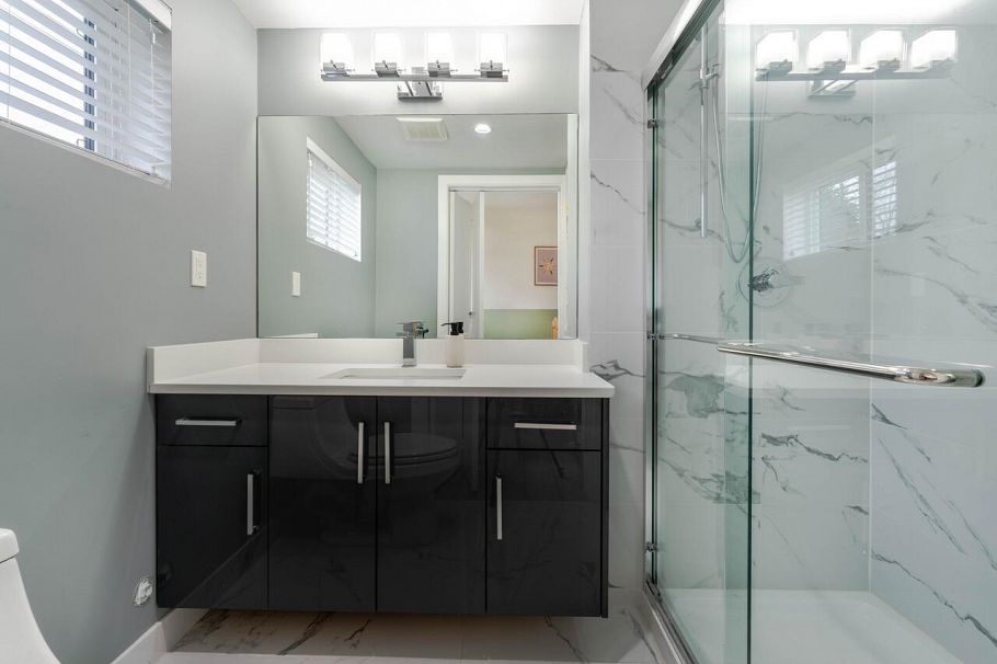 1805 E 37th Avenue Vancouver, BC - 15