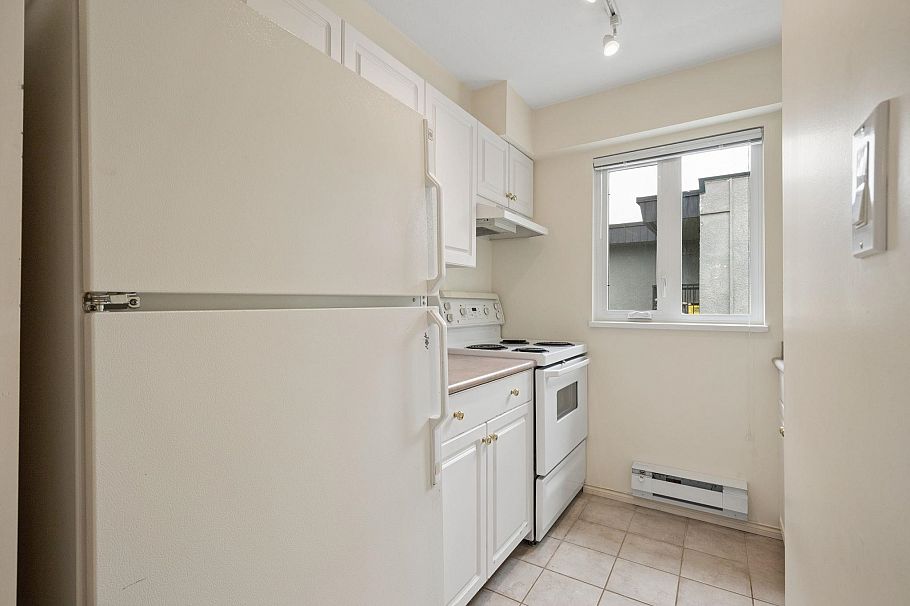 302 228 E 14th Avenue Vancouver, BC - 11