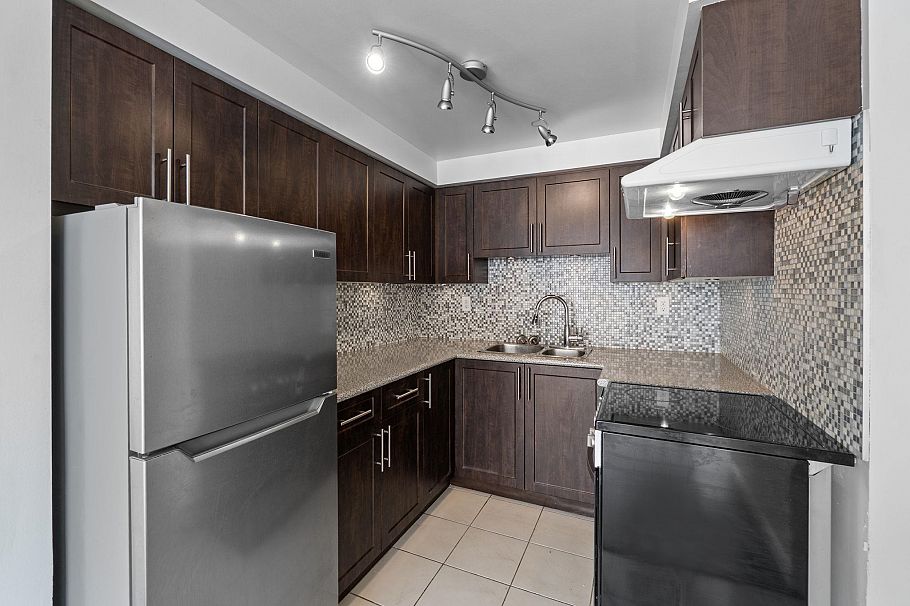 207 1270 Robson Street Vancouver, BC - 17
