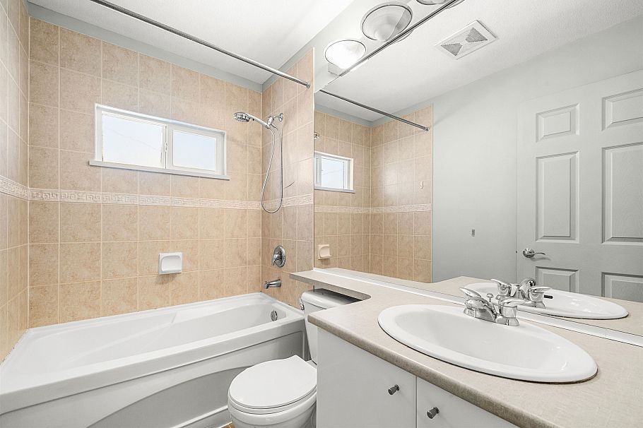 3265 Clermont Mews Vancouver, BC - 20