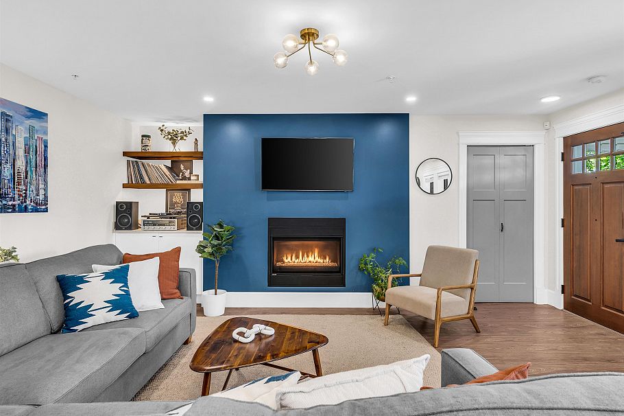 436 Lakewood Drive Vancouver, BC - 3