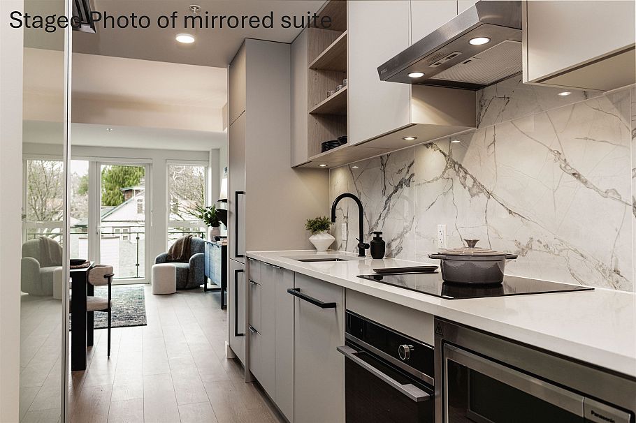420 422 E 3rd Street North Vancouver, BC - 3