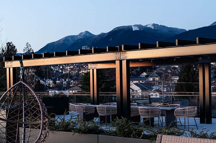 420 422 E 3rd Street North Vancouver, BC - 33