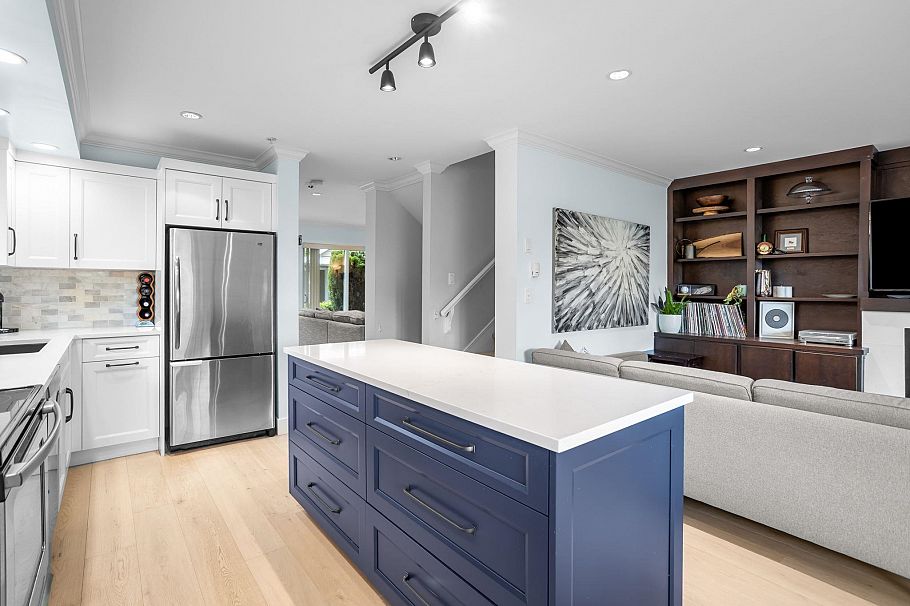 1121 St. Andrews Avenue North Vancouver, BC - 10