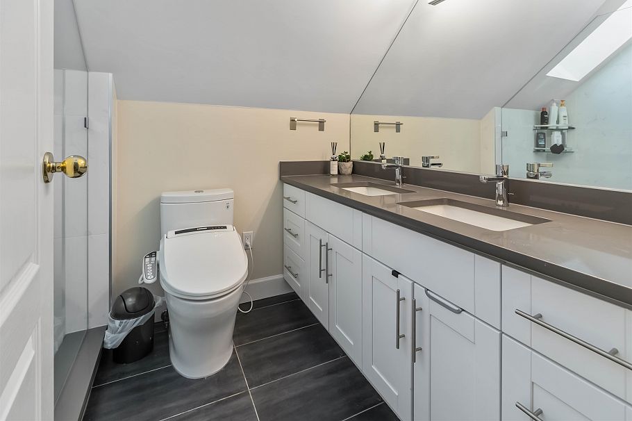 8405 Gillnet Place Vancouver, BC - 17