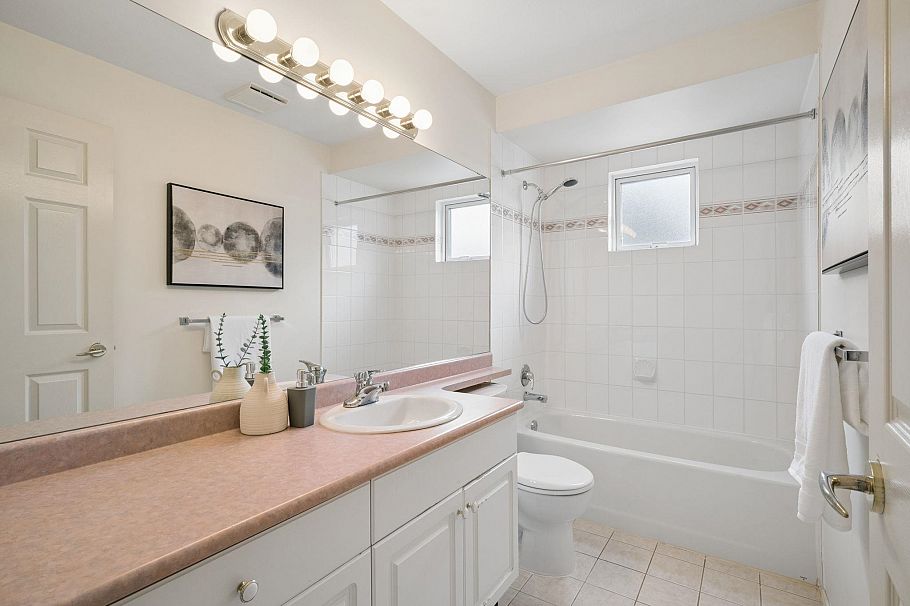 302 228 E 14th Avenue Vancouver, BC - 14