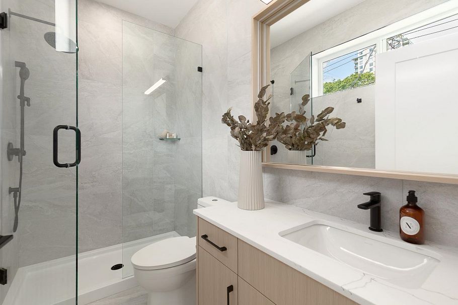 4 3635 Turner Street Vancouver, BC - 20