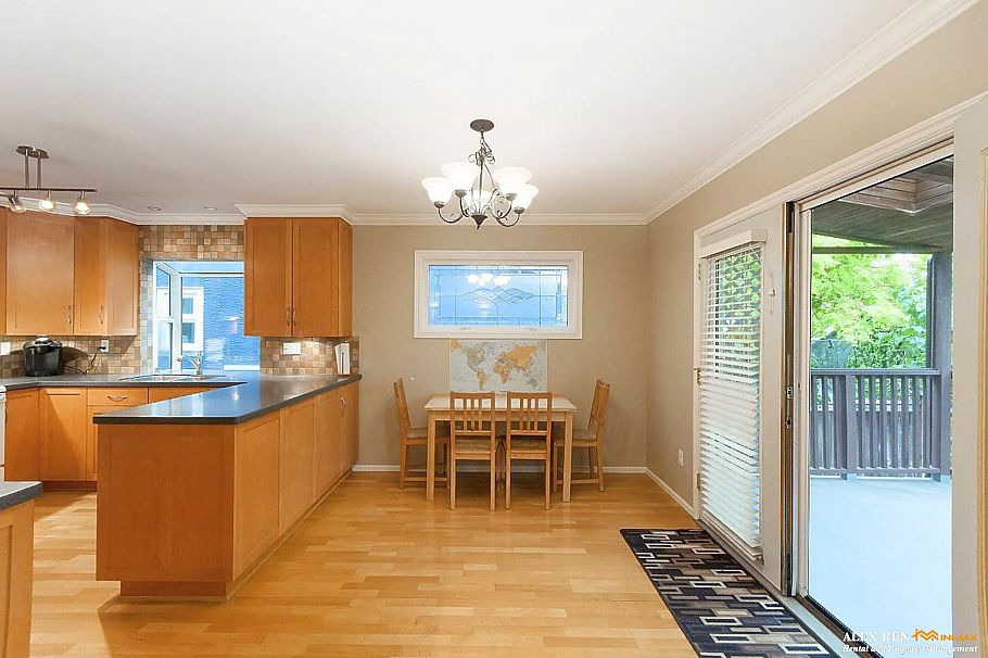 4350 W 14th Avenue Vancouver, BC - 10