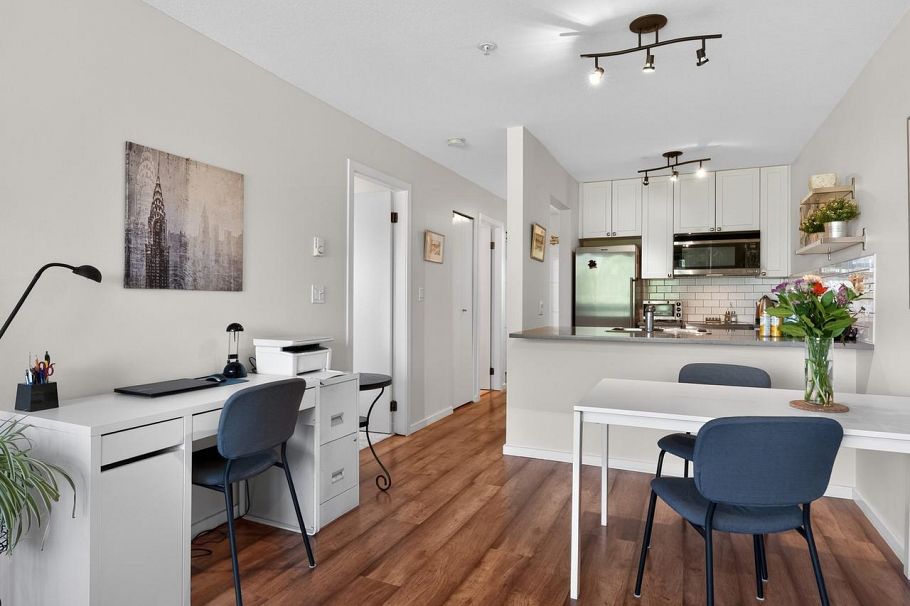 305-2195 W 5th Avenue Vancouver, BC - 12