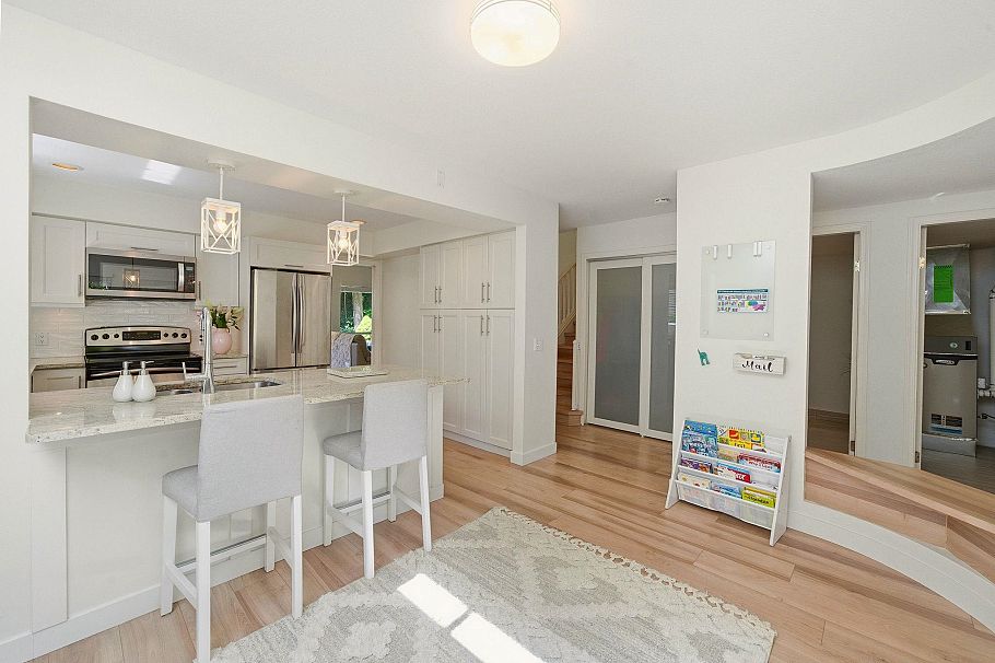 27 1001 Northlands Drive North Vancouver, BC - 2