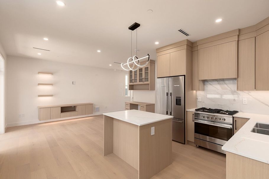 2 3635 Turner Street Vancouver, BC - 15