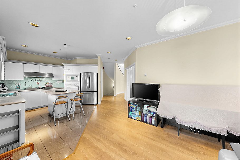 7806 Montcalm Street Vancouver, BC - 14