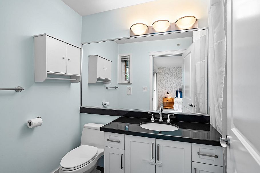 1121 St. Andrews Avenue North Vancouver, BC - 19