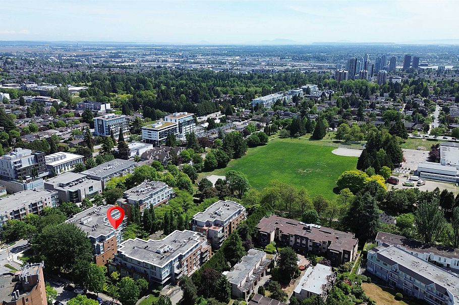 602 618 W 45th Avenue Vancouver, BC - 21