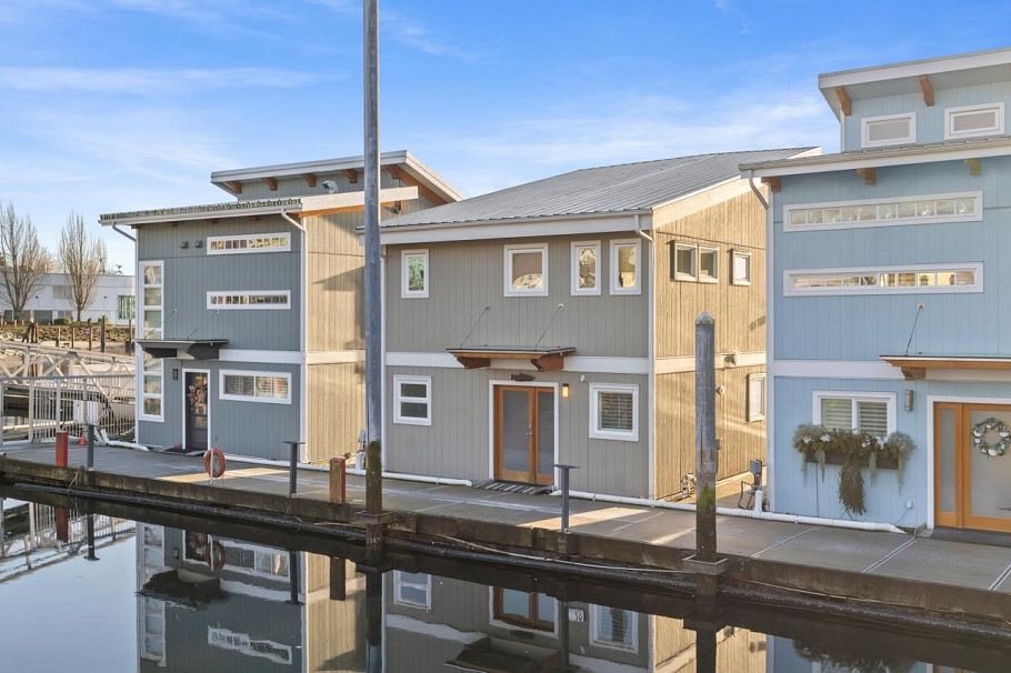 20 415 W Esplanade Avenue North Vancouver, BC - 27
